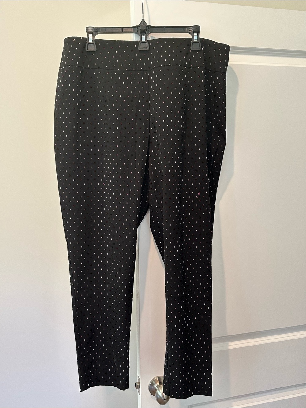 Cato 18W Black Skinny Pants with White Dot Print
